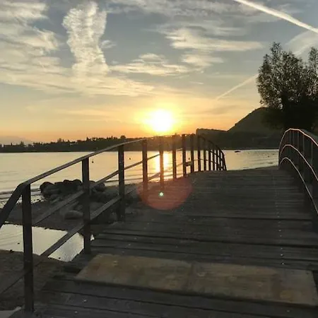 Small Joy On The Lake 公寓 拉法