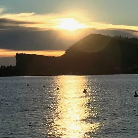 Small Joy On The Lake 公寓 拉法